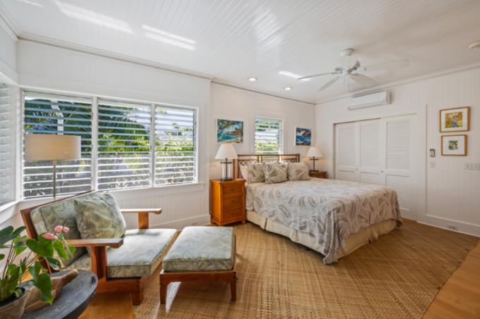 Hale Maluhia at Lanikai Beach photo 4