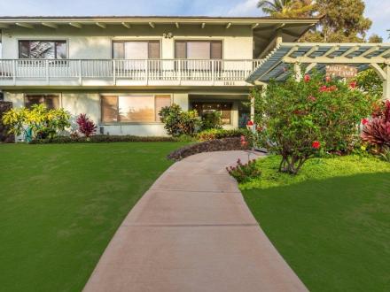 Kihei vacation rental: Hale Lanui - 4BR Home + Private Pool + Private Hot Tub