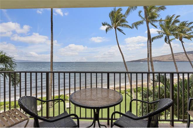 Kihei condo rental: Kihei Beach - 1BR Condo Beach Front #305