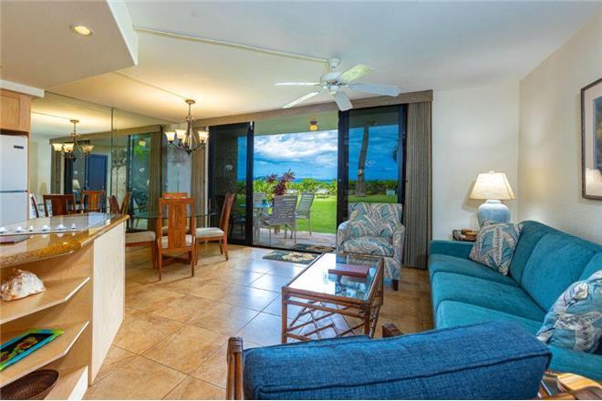 Kihei condo rental: Kihei Beach - 1BR Condo Beach Front #107