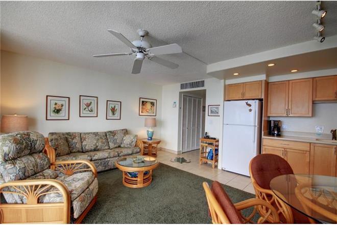 Kihei condo rental: Kihei Beach - 1BR Condo Beach Front #405