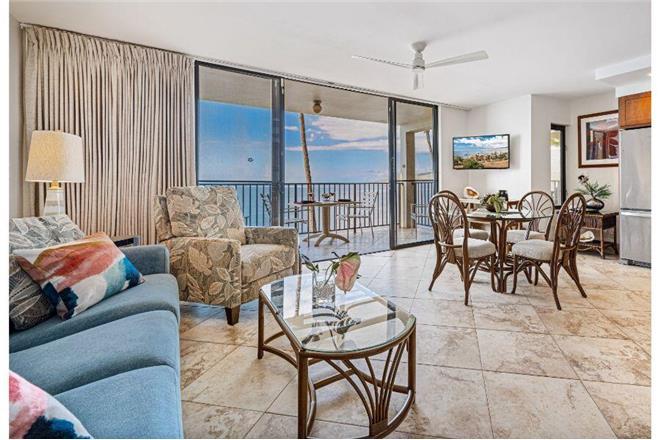 Kihei condo rental: Kihei Beach - 1BR Condo Beach Front #406