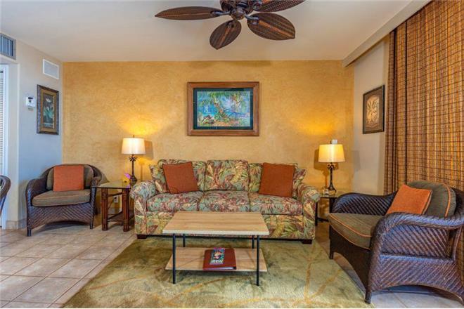 Kihei condo rental: Kihei Beach - 1BR Condo Beach Front #306