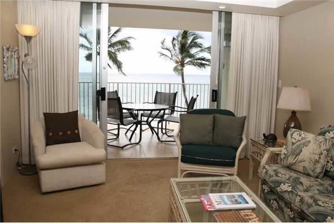 Kihei condo rental: Royal Mauian - 2BR Condo Ocean Front #517