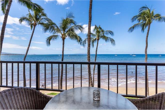 Kihei condo rental: Sugar Beach - 1BR Condo Beach Front #430