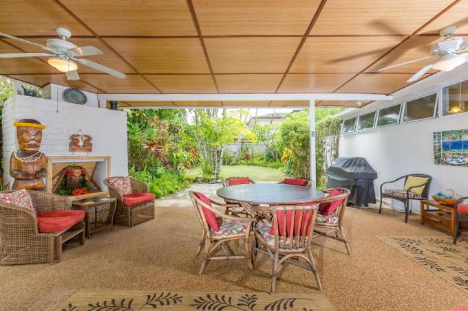 Kaapuni Kainani- Steps away from beach photo 2