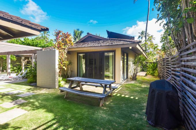 Kailua vacation rental: Serenity Beachfront Cottage - 2BR License Number 90-TVU-0326