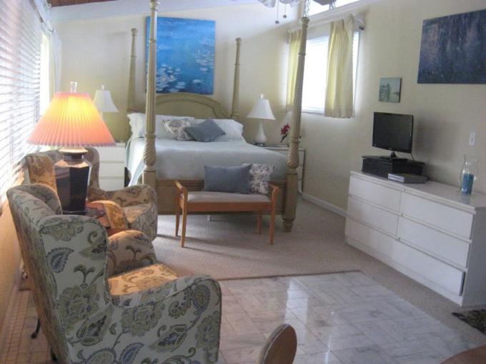Kailua vacation rental: Monet Room - Studio Cottage