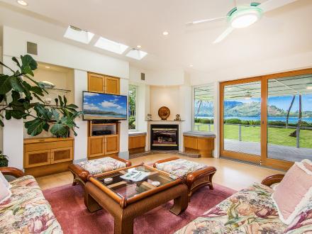 Hanalei vacation rental: Hanalei Beachfront Estate