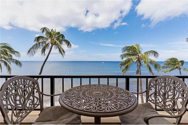 Kihei condo rental: Sugar Beach - 1BR Condo Beach Front #524