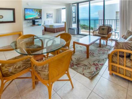 Honolulu condo rental: Waikiki Banyan Tower 2 - 1BR Condo Ocean View #3704