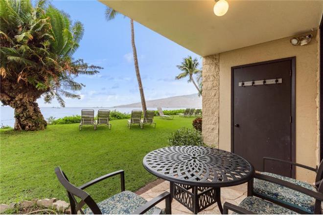 Kihei condo rental: Kihei Beach - 2BR Condo Beach Front #110