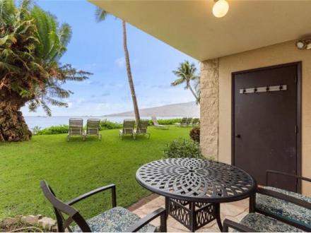 Kihei Beach - 2BR Condo Beach Front #110