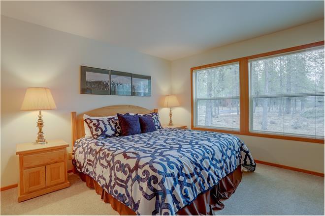 Sunriver vacation rental: 1 Colonial - 5BR Home