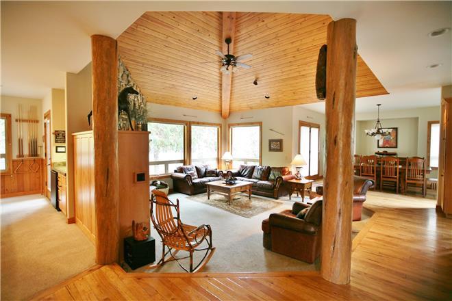 Sunriver vacation rental: 11 Vine Maple - 5BR Home