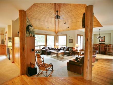 Sunriver vacation rental: 11 Vine Maple - 5BR Home