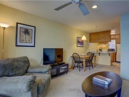 Sunriver vacation rental: 15 Lodge - 1BR Home