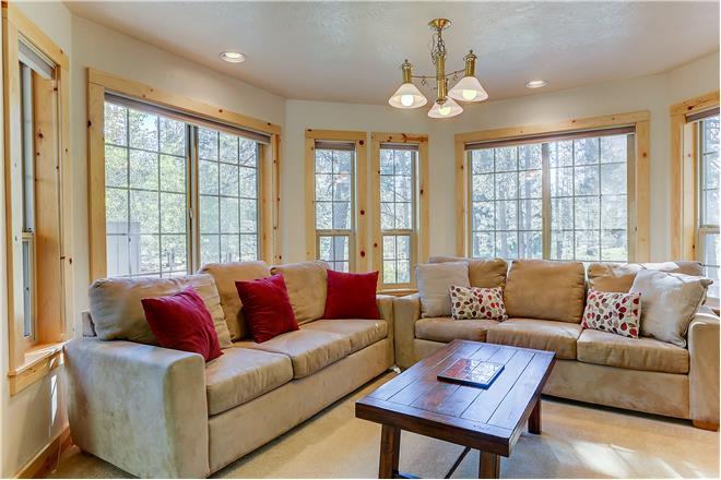 Sunriver vacation rental: 3 Mt Baker - 4BR Home + Private Hot Tub