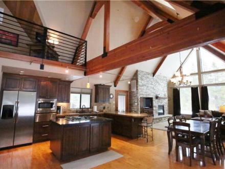 Sunriver condo rental: 8 Mt Baker - 4BR Home + Private Hot Tub