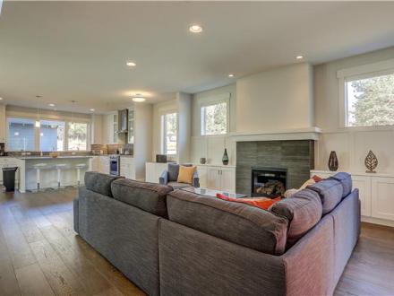 Hillside Haven - 4BR Home