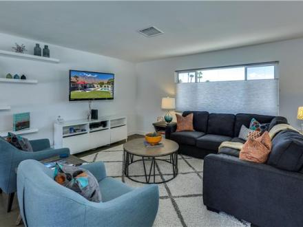 Palm Springs vacation rental: Palm Springs Life - 3BR Home + Private Hot Tub