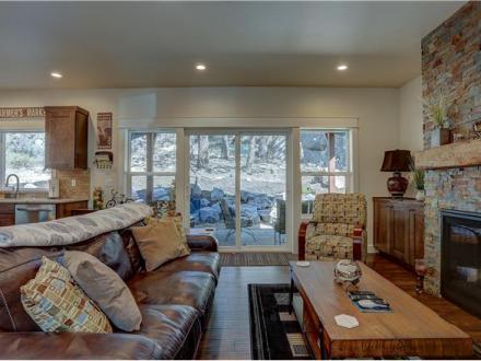 Bend vacation rental: Trails End Retreat - 5BR Home