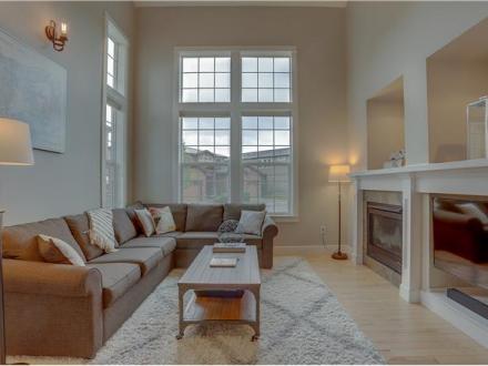 Sunriver vacation rental: Vantage Point - 3BR Home + Private Hot Tub