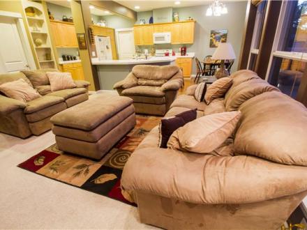 Hood River vacation rental: West Sail - 5BR Home