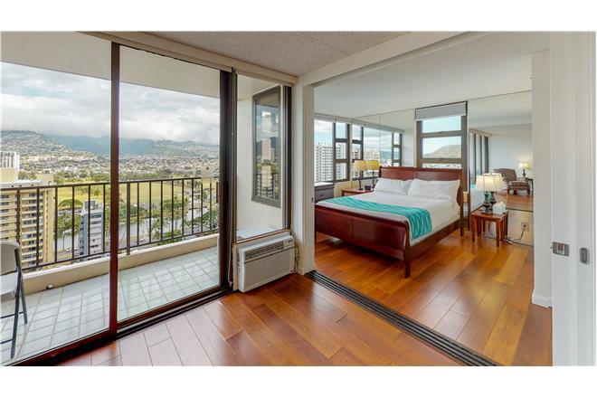 Waikiki condo rental: Waikiki Banyan Tower 2 - 1BR Condo Mountain View #2113