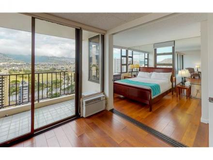 Waikiki condo rental: Waikiki Banyan Tower 2 - 1BR Condo Mountain View #2113