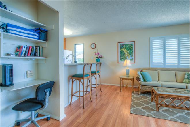 Kona condo rental: Kona Reef - 1BR Condo Beachfront #F11