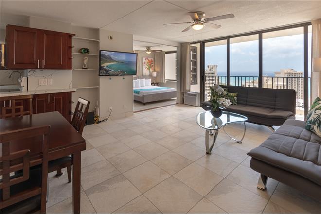 Honolulu condo rental: Waikiki Banyan Tower 2 - 1BR Condo Ocean View #2714