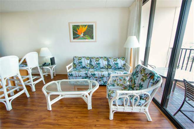 Honolulu condo rental: Waikiki Banyan Tower 1 - 1BR Condo Mountain View #3011