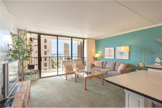 Honolulu condo rental: Waikiki Banyan Tower 2 - 1BR Condo Partial Ocean View #1204