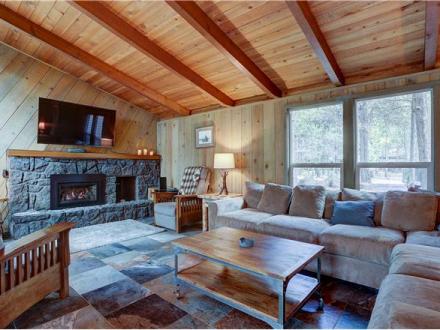 Sunriver condo rental: 7 Approach - 3BR Home + Private Hot Tub