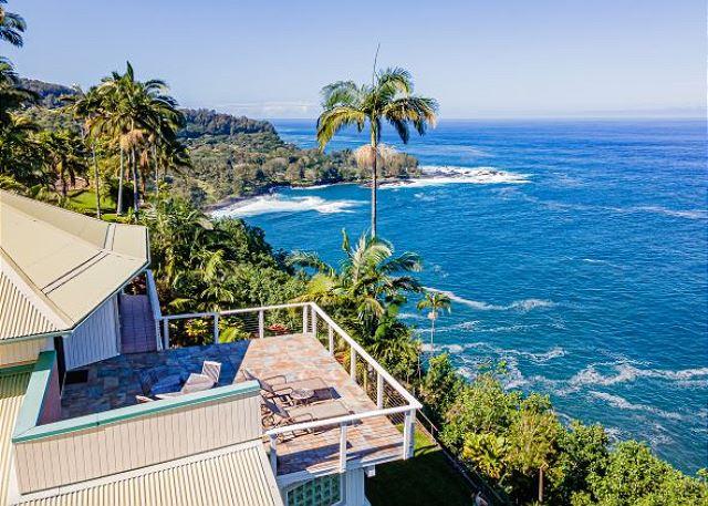 Laupahoehoe vacation rental: Paradise Bluff - 3BR Ocean View Home