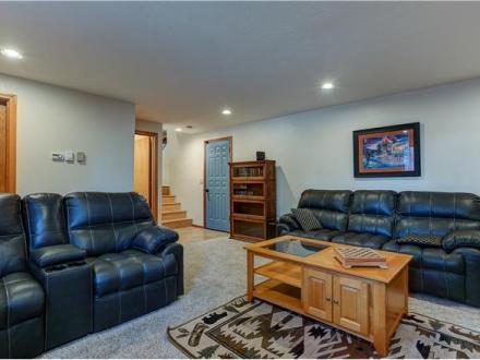 Larkspur Trail - 3BR Home