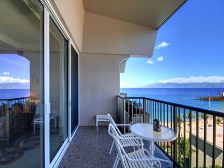 Lahaina condo rental: Whaler - Studio Condo Ocean View #1216