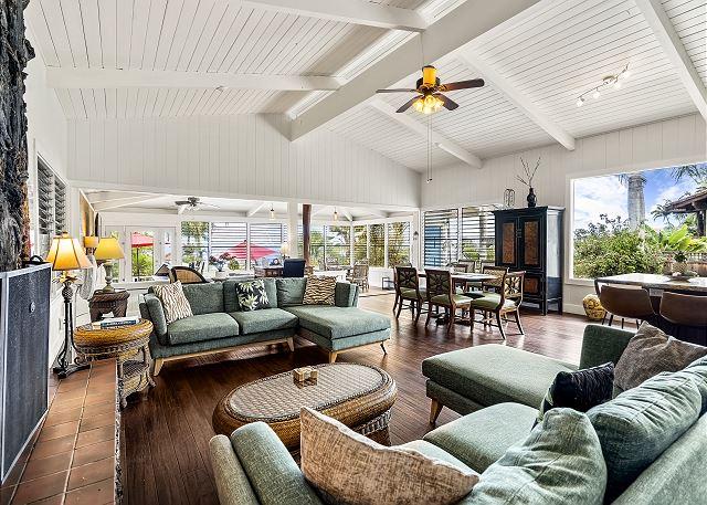 Kona vacation rental: Koana Breeze - 4BR Home + Private Hot Tub Ocean View