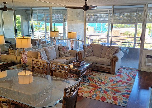 Kamaole Beach Royale - 3BR Condo Ocean View King #301 photo 4