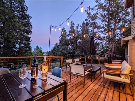 Serenity on 6th - 4BR Home