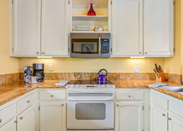 Keauhou Kona Surf and Racquet Club - 3BR Condo King #8-301 photo 4