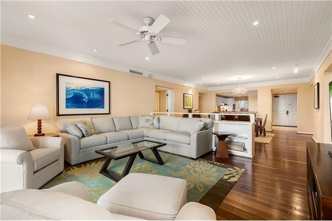 Turtle Bay Villas - 4BR Condo Ocean Front #201