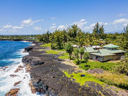 Keaau vacation rental: Temple Tree Retreat - 3BR Home Ocean View King