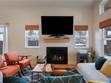 Dwell - 3BR Home Mountain View