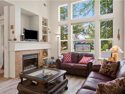 Bend vacation rental: Old Mill Proxi - 2BR Home Mountain View