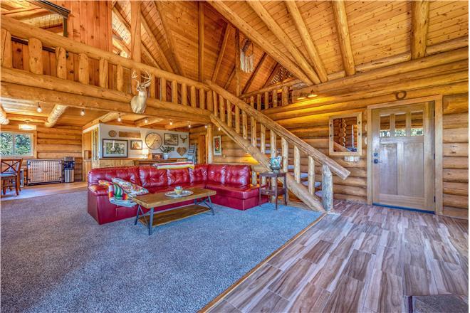 Rowland Log Cabin - 3BR Home Mountain View
