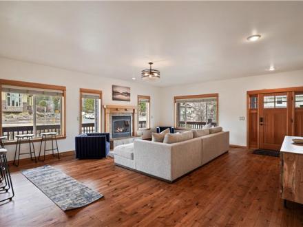 Shevlin - 4BR Condo Mountain View