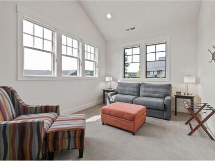 Bend vacation rental: Stone - 5BR Home