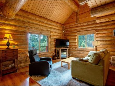 Stevenson vacation rental: The Log Cabin - 2BR Home